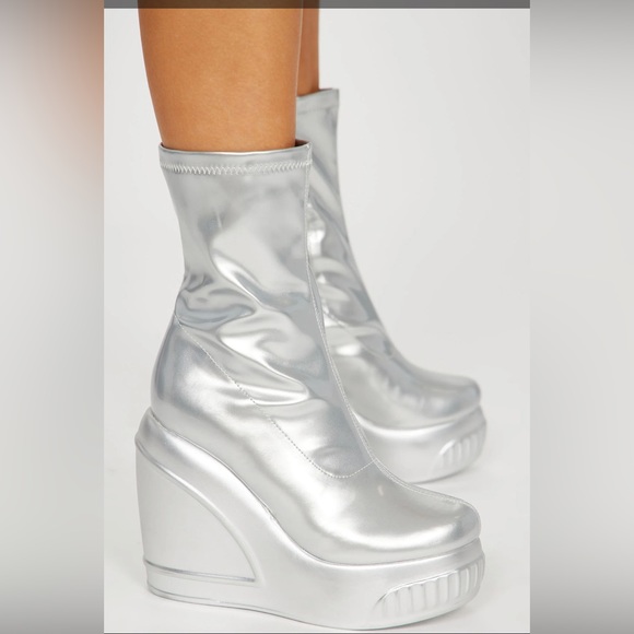 NIB Mata silver wedge platform boots - Picture 3 of 6